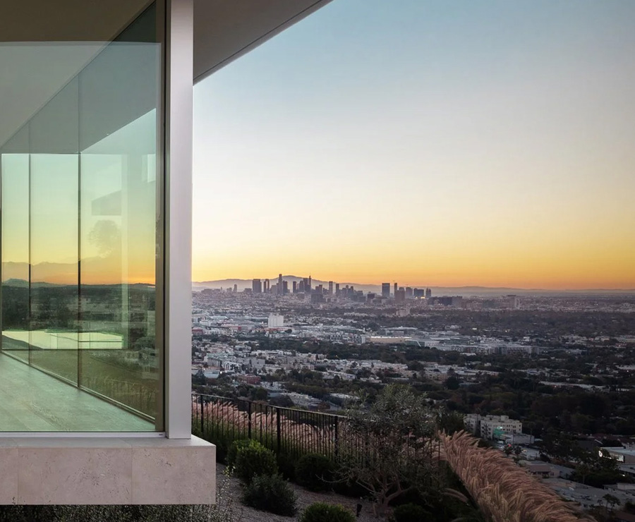 Exterior of MidFirst Bank location