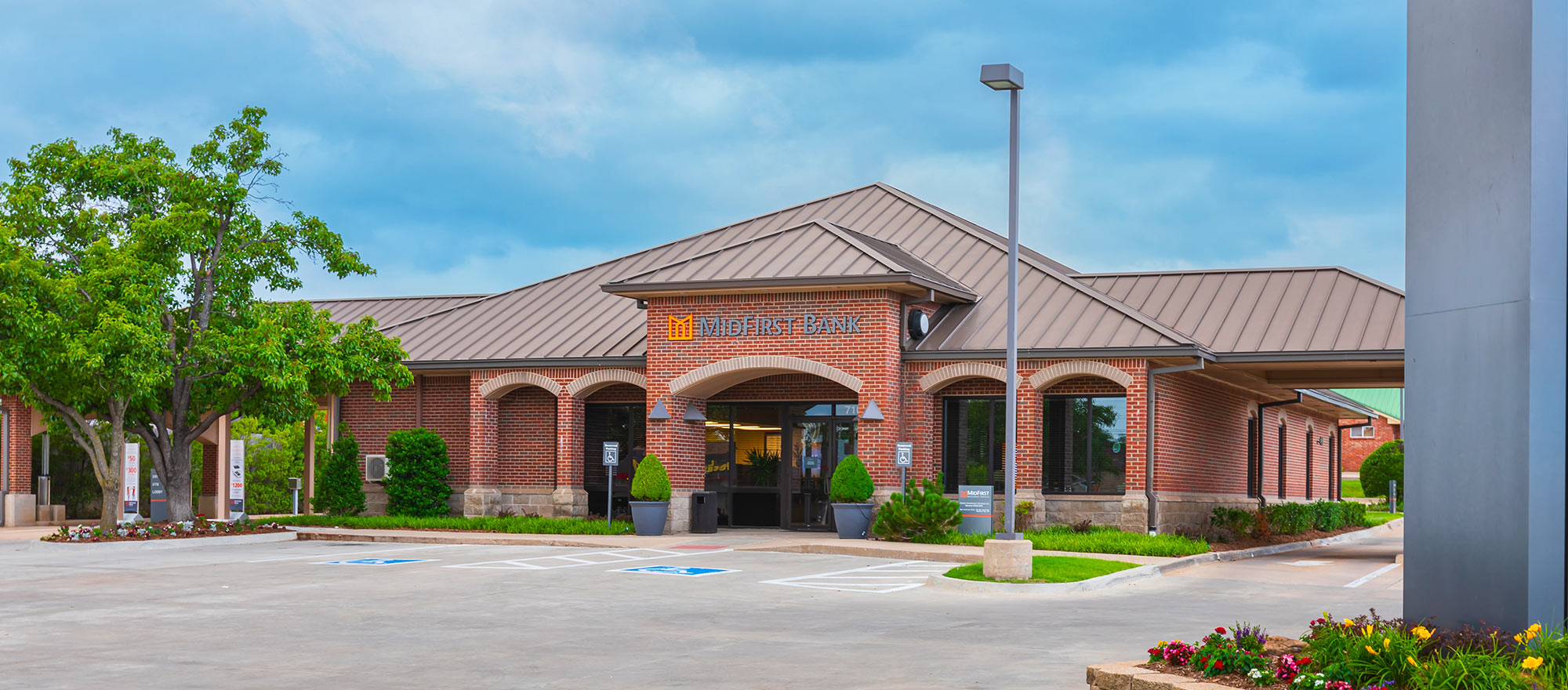 MidFirst Bank Location