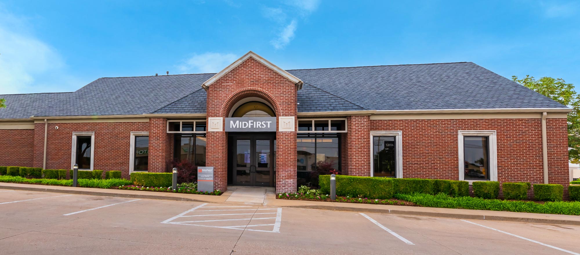 MidFirst 71st and Memorial location